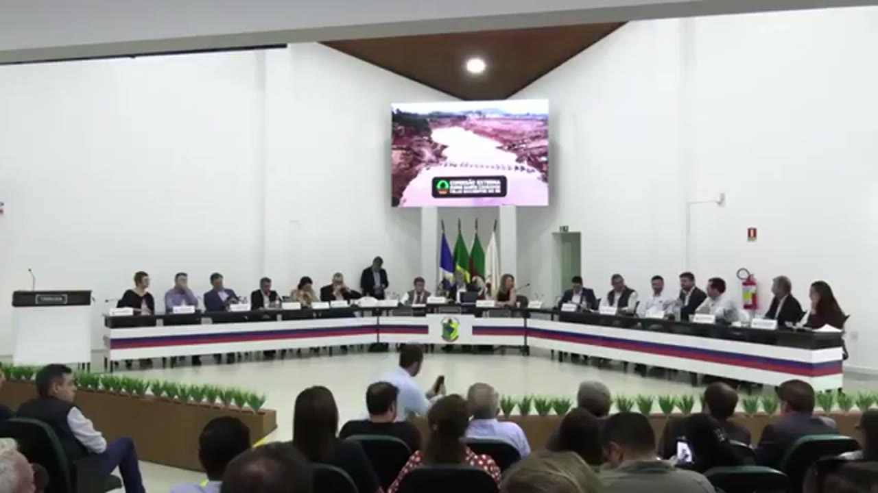 Vídeo do evento em 2:01:40