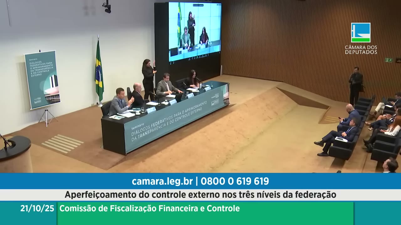 Vídeo do evento em 1:02:00