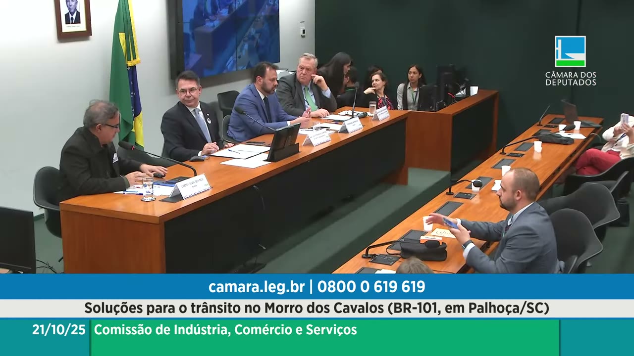 Vídeo do evento em 1:05:45