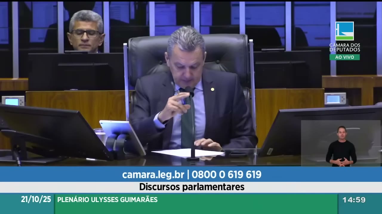 Vídeo do evento em 1:04:23