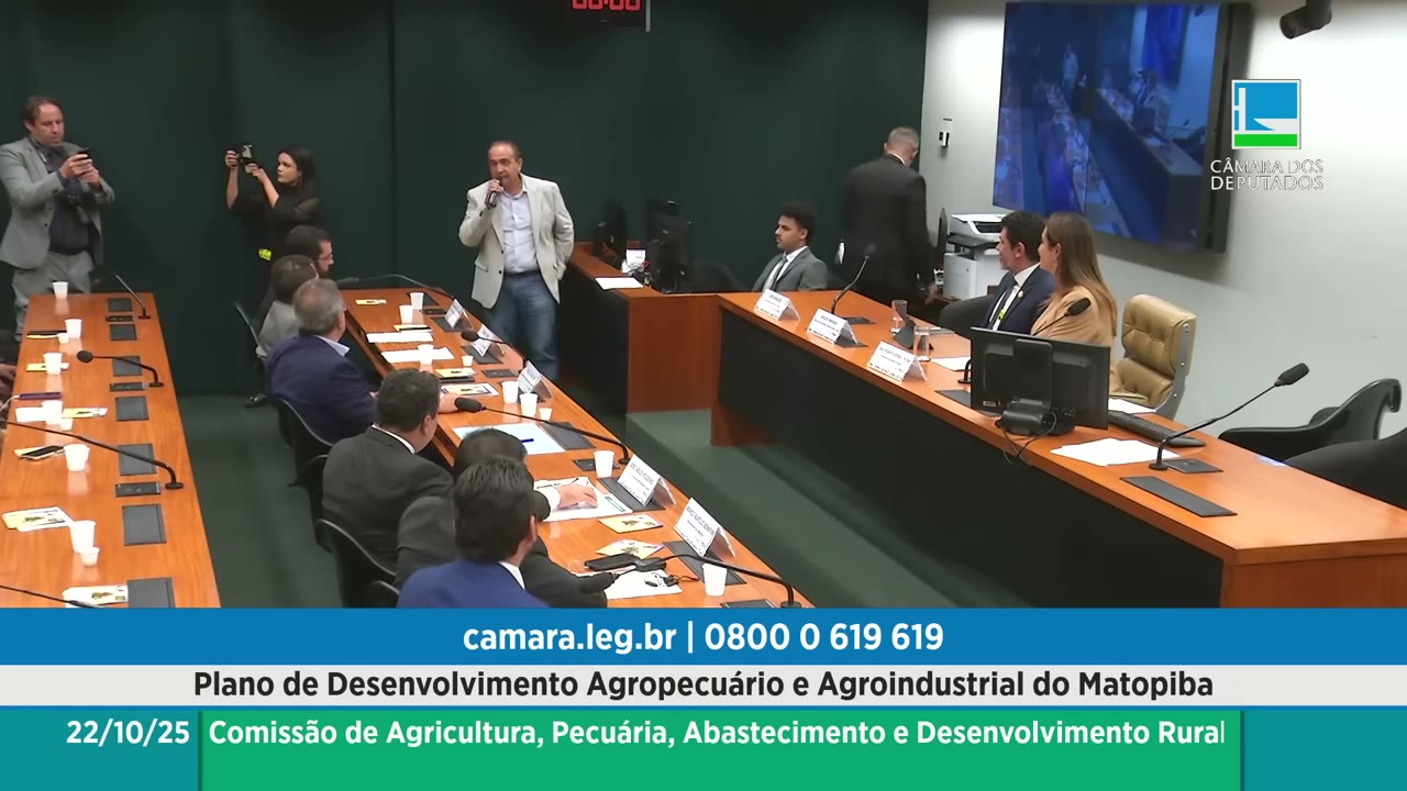 Vídeo do evento em 1:21:47