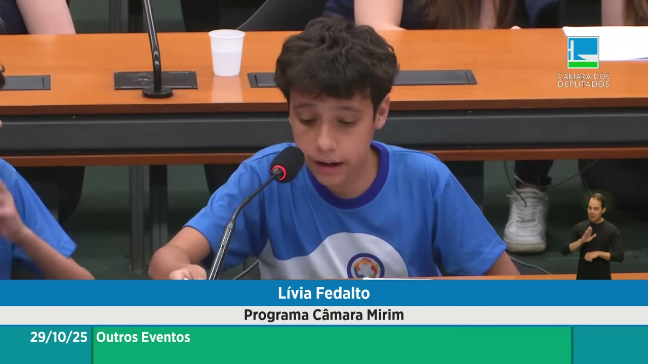 Vídeo do evento em 1:03:56