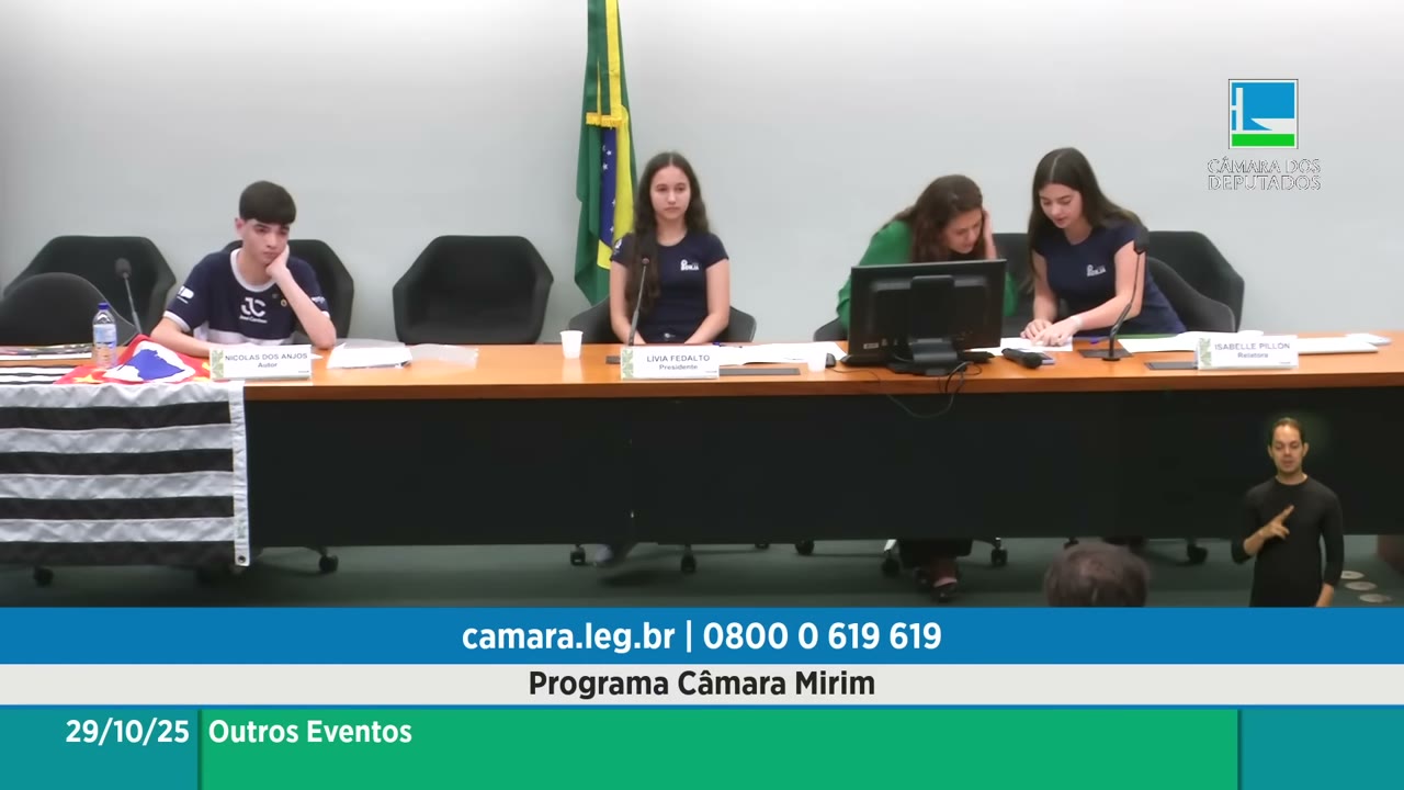 Vídeo do evento em 1:05:22