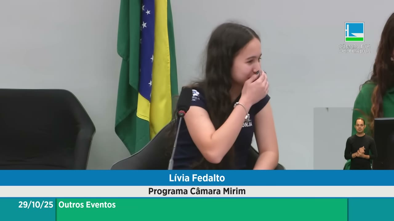 Vídeo do evento em 1:44:15