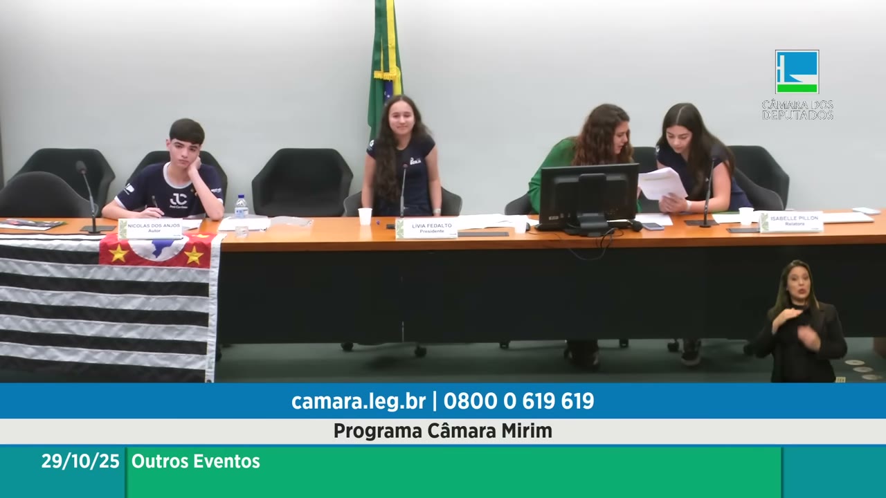 Vídeo do evento em 2:03:23