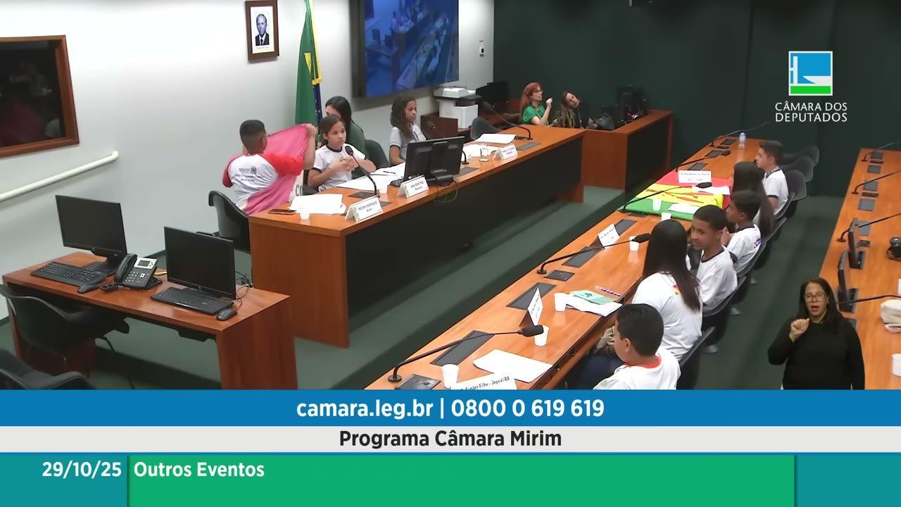 Vídeo do evento em 56:00