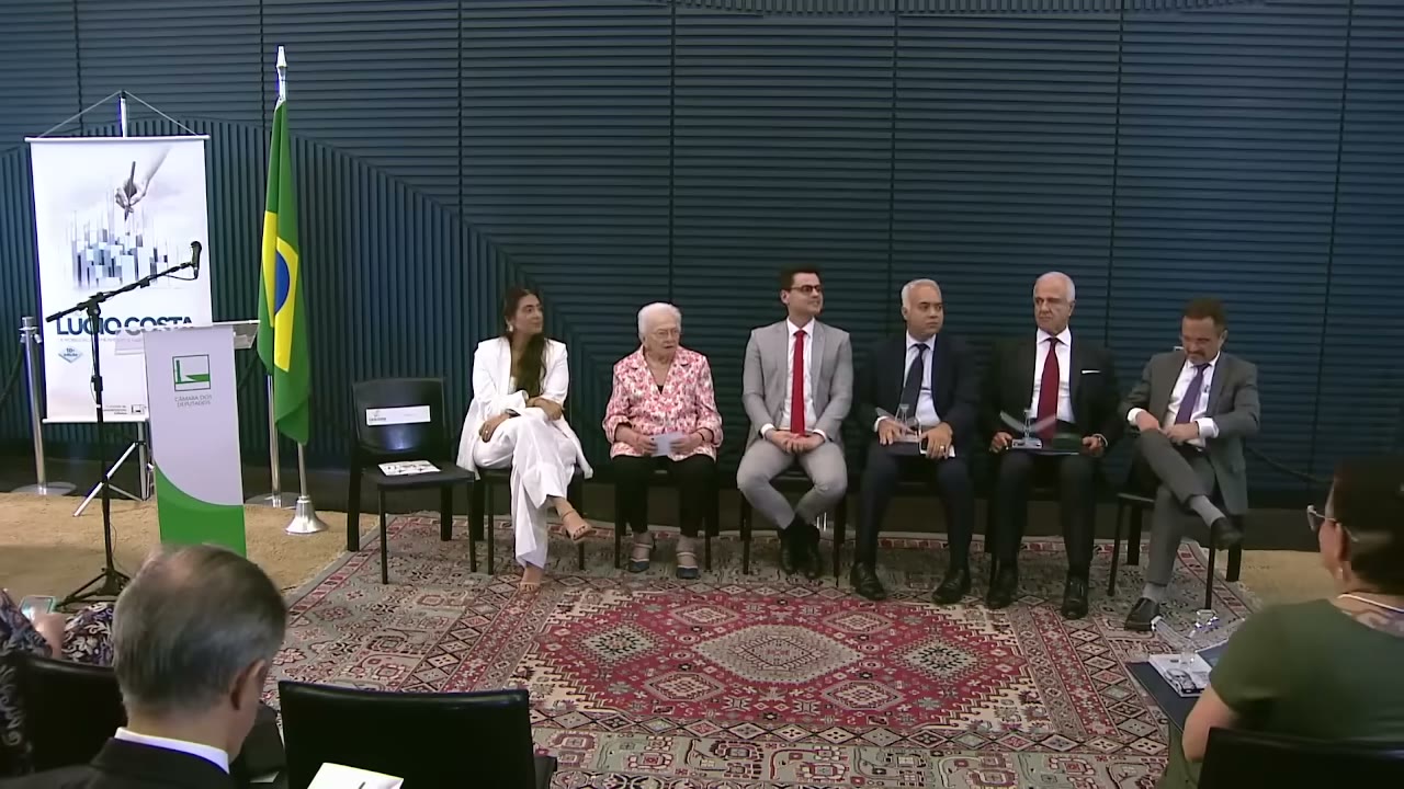 Vídeo do evento em 1:03:19