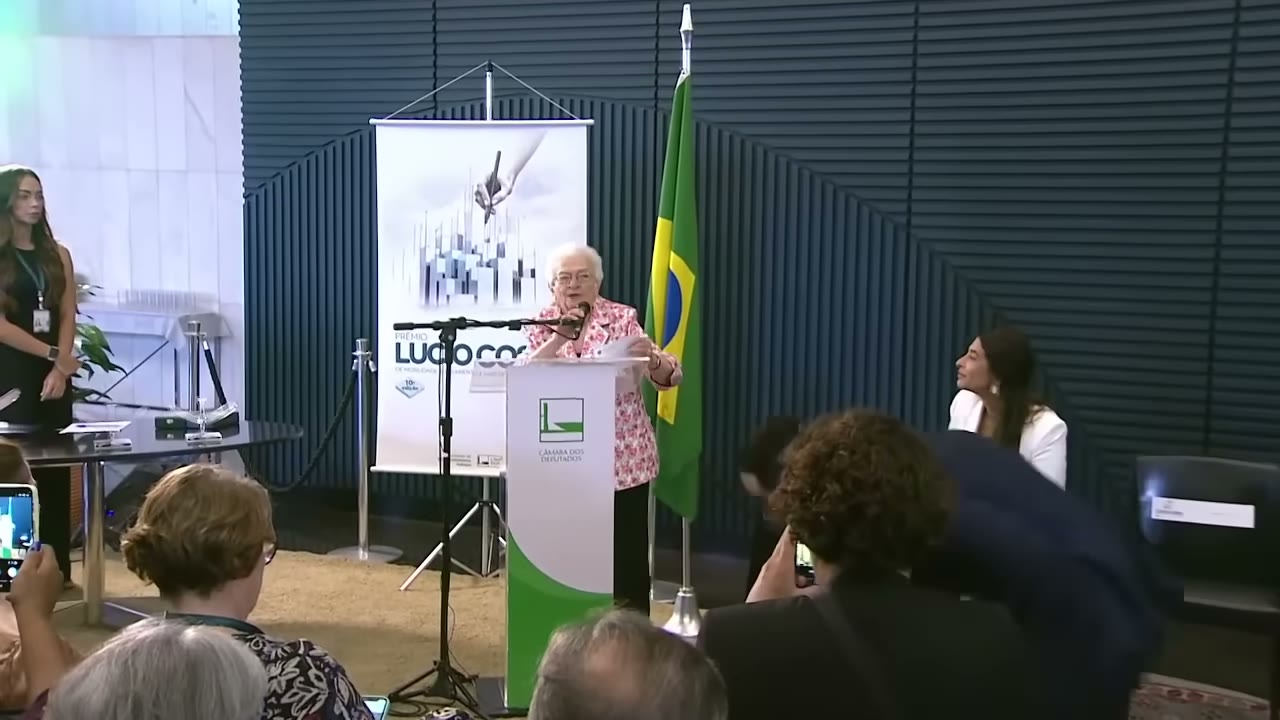 Vídeo do evento em 1:03:31