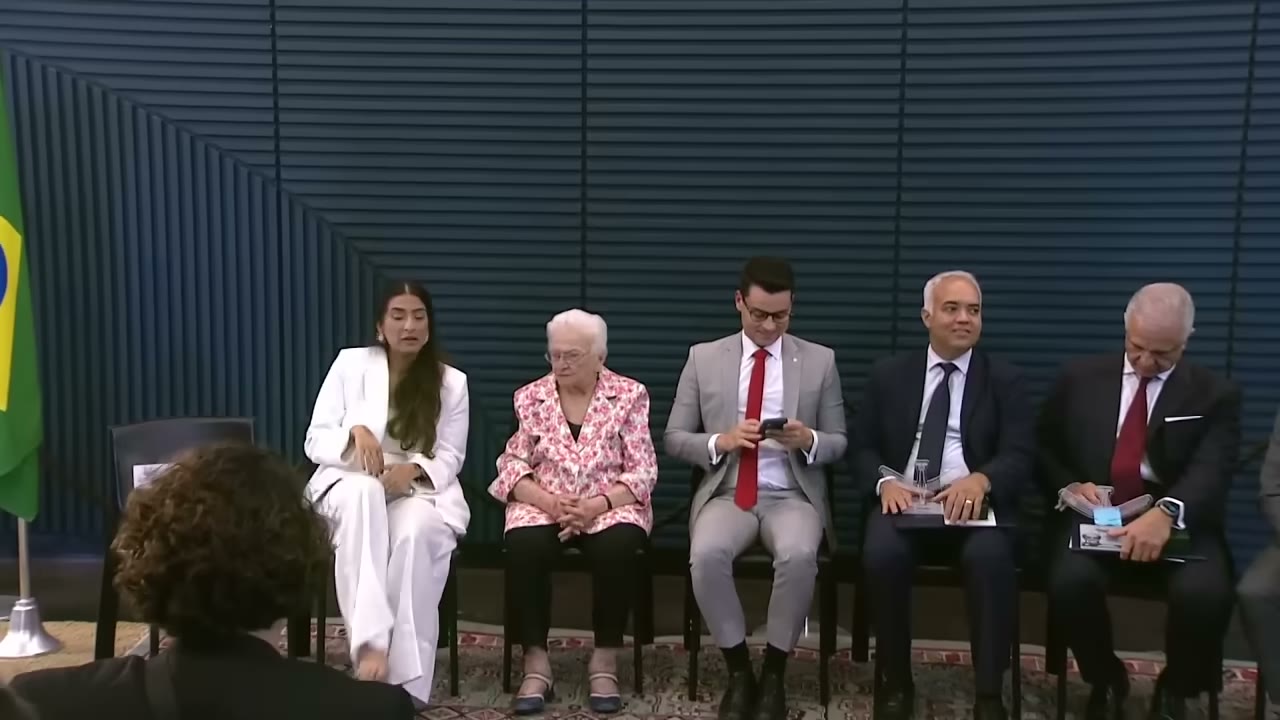 Vídeo do evento em 1:11:44