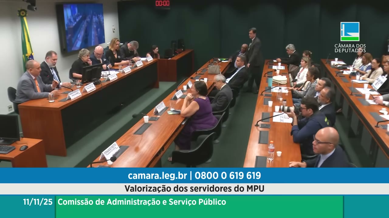 Vídeo do evento em 1:04:45