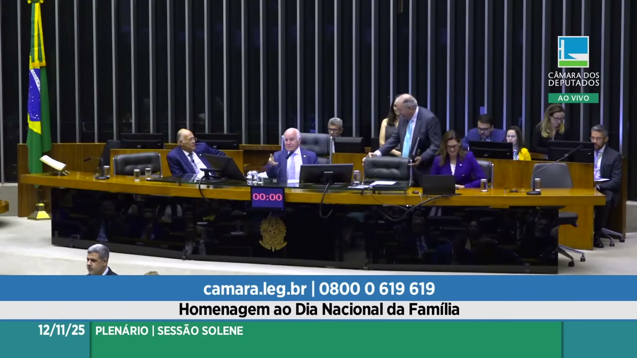 Vídeo do evento em 1:04:27