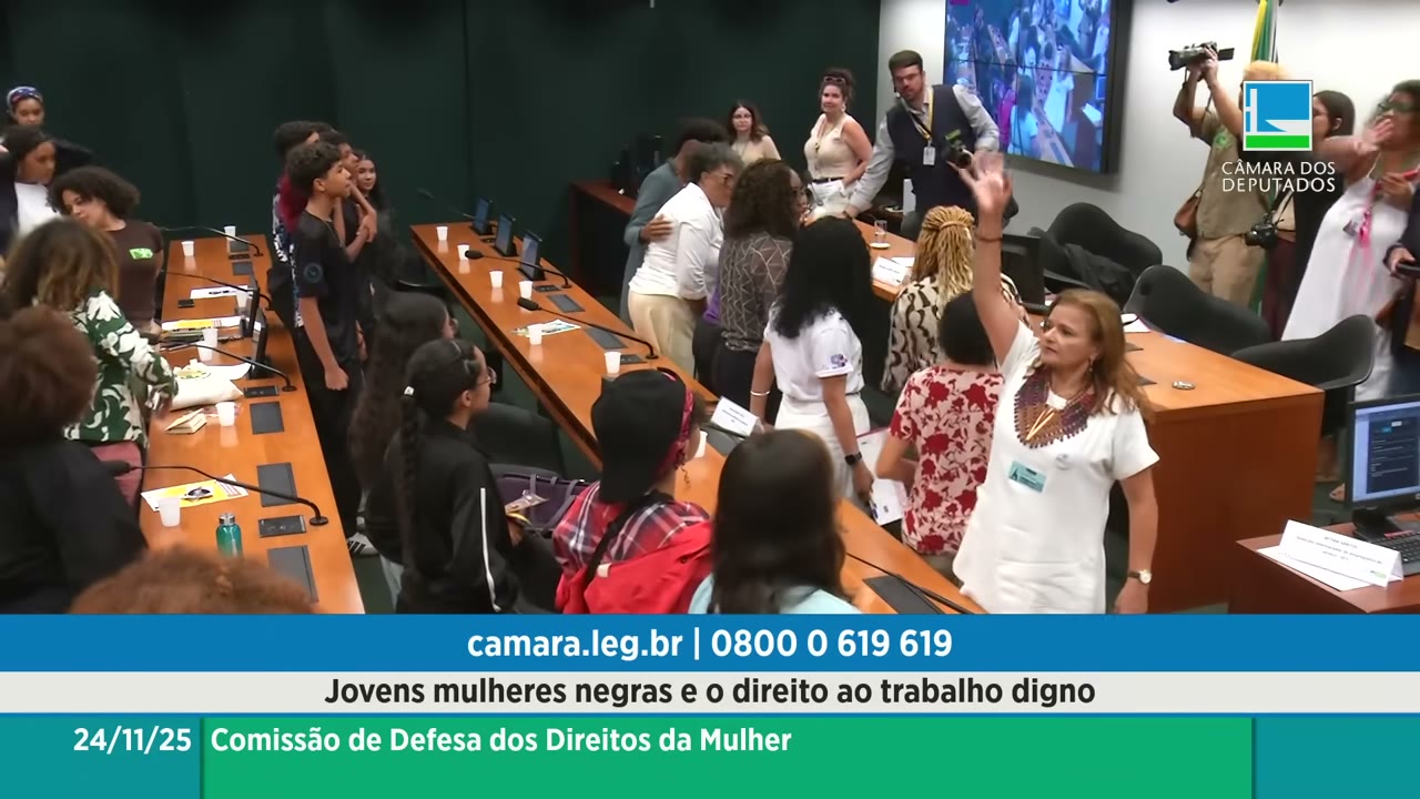Vídeo do evento em 1:04:38