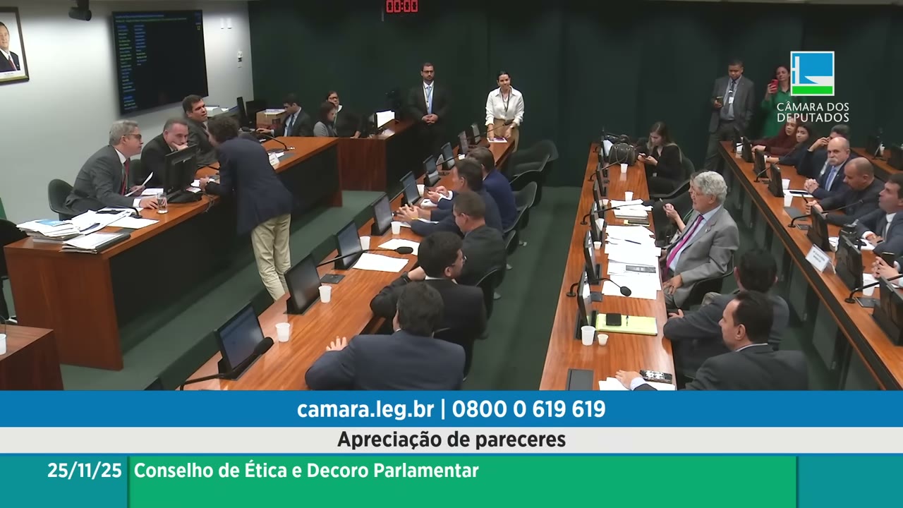 Vídeo do evento em 1:04:23