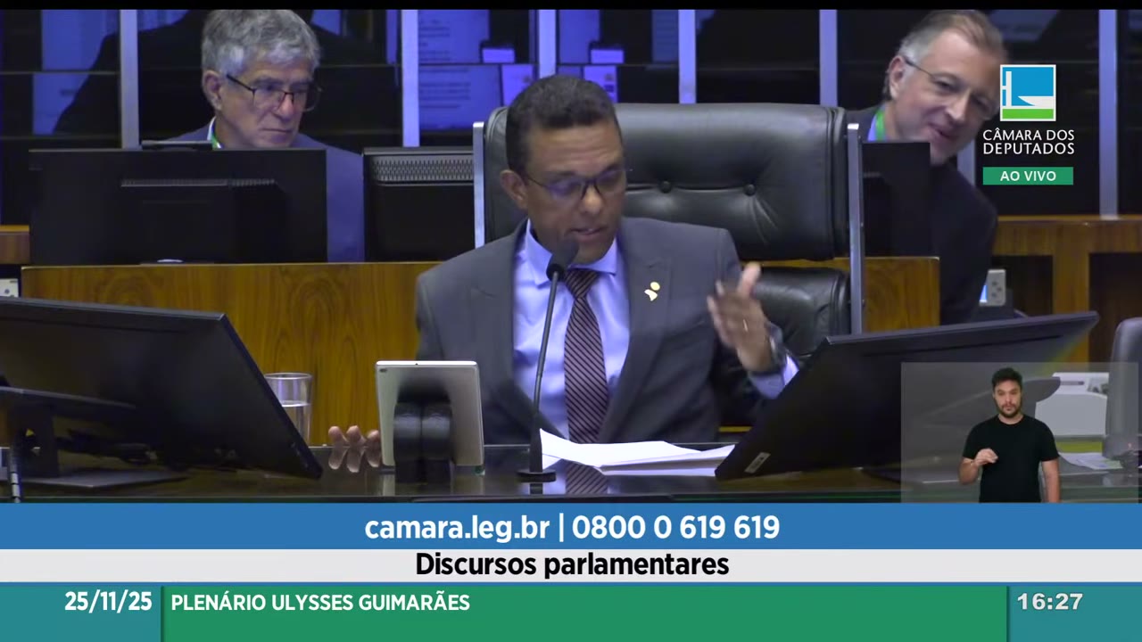 Vídeo do evento em 1:05:21