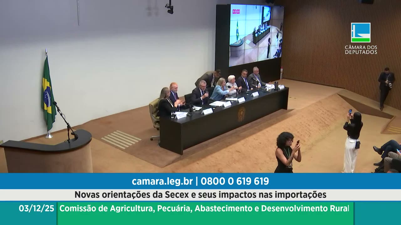 Vídeo do evento em 1:00:11