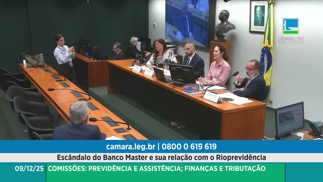 Vídeo do evento em 1:02:11