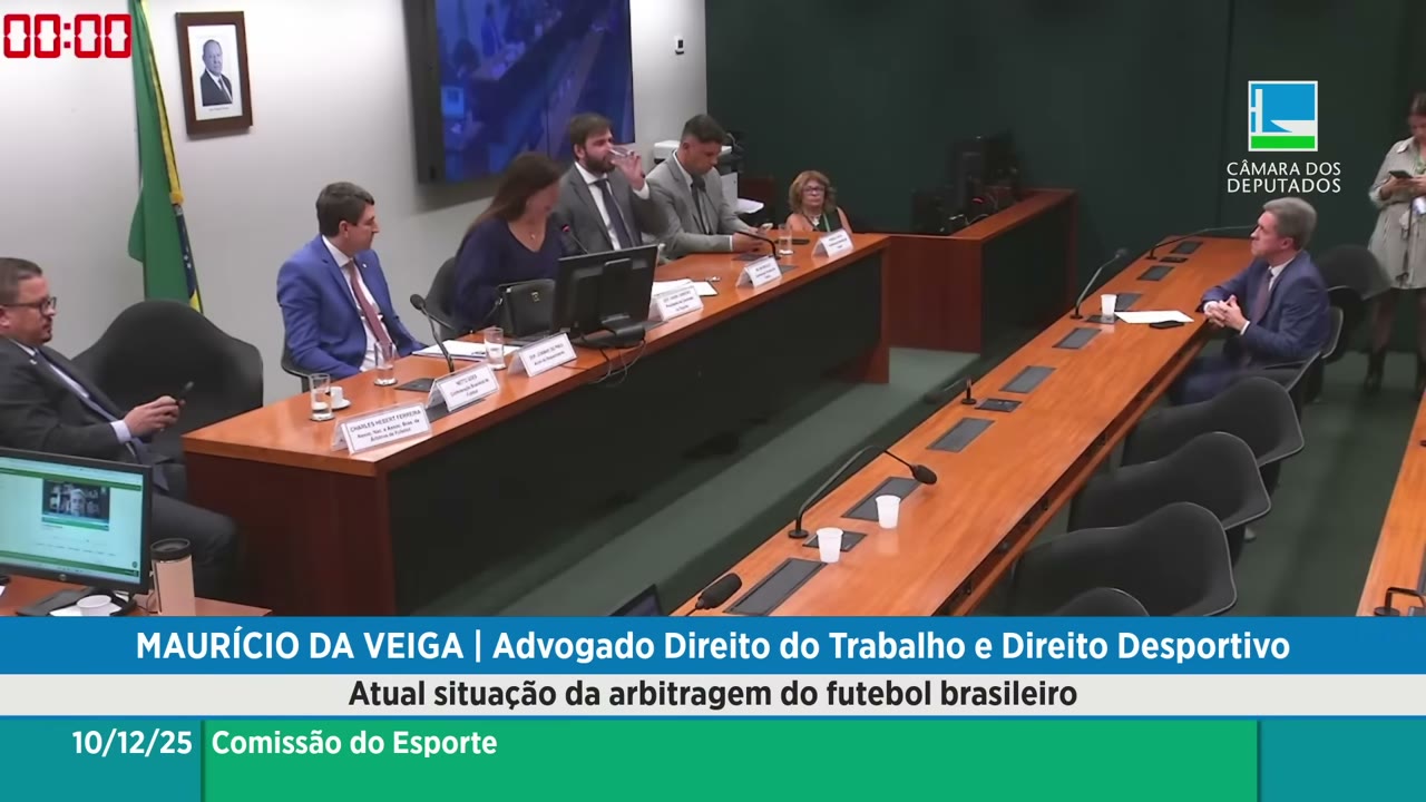 Vídeo do evento em 1:36:44
