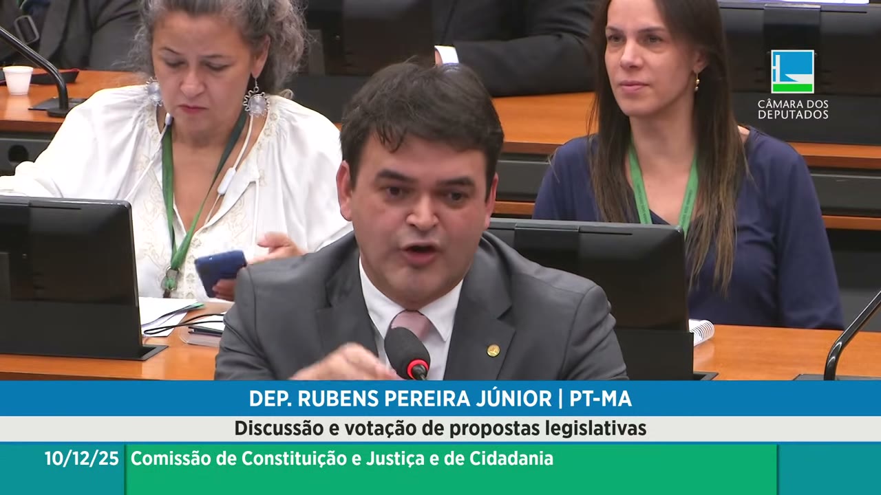 Vídeo do evento em 1:04:04