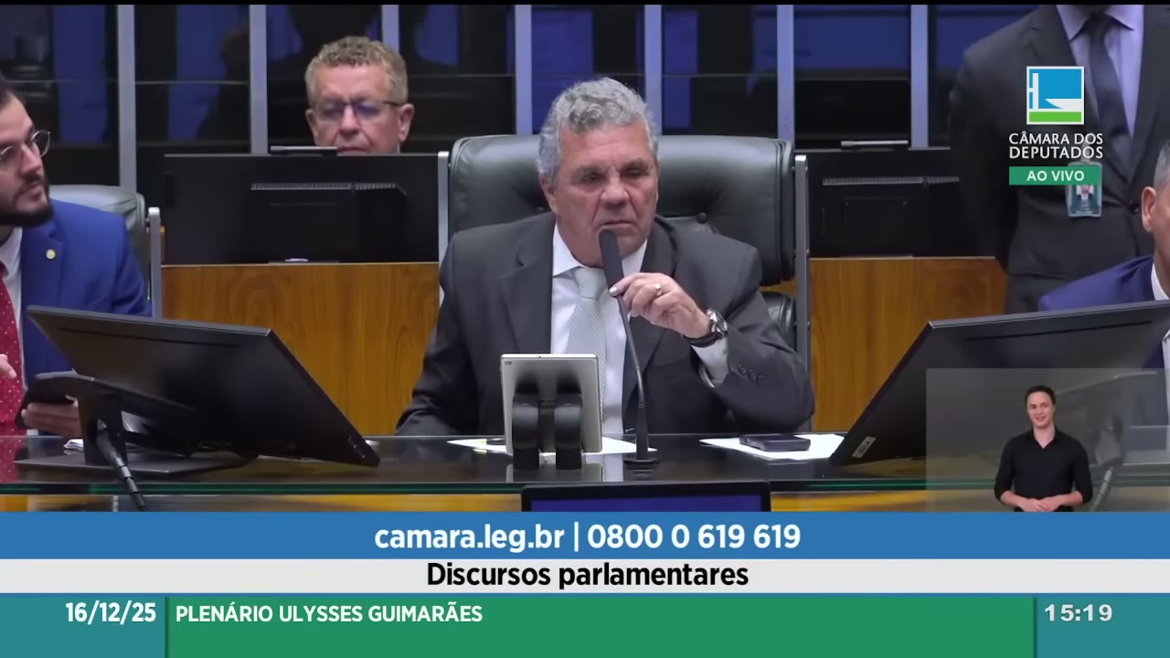 Vídeo do evento em 1:15:44