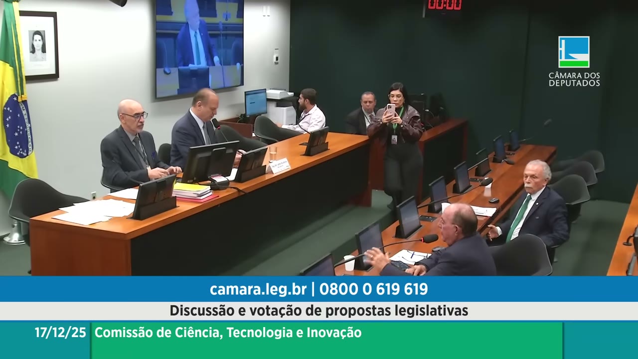 Vídeo do evento em 1:07:39
