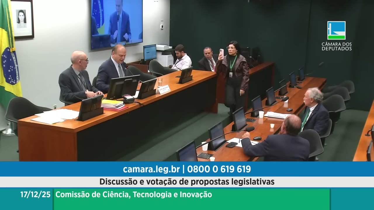 Vídeo do evento em 1:09:14