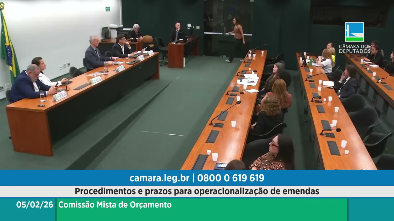 Vídeo do evento em 2:03:30