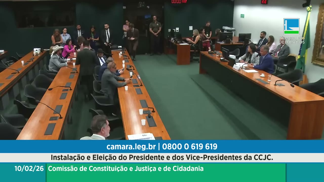 Vídeo do evento em 1:04:14