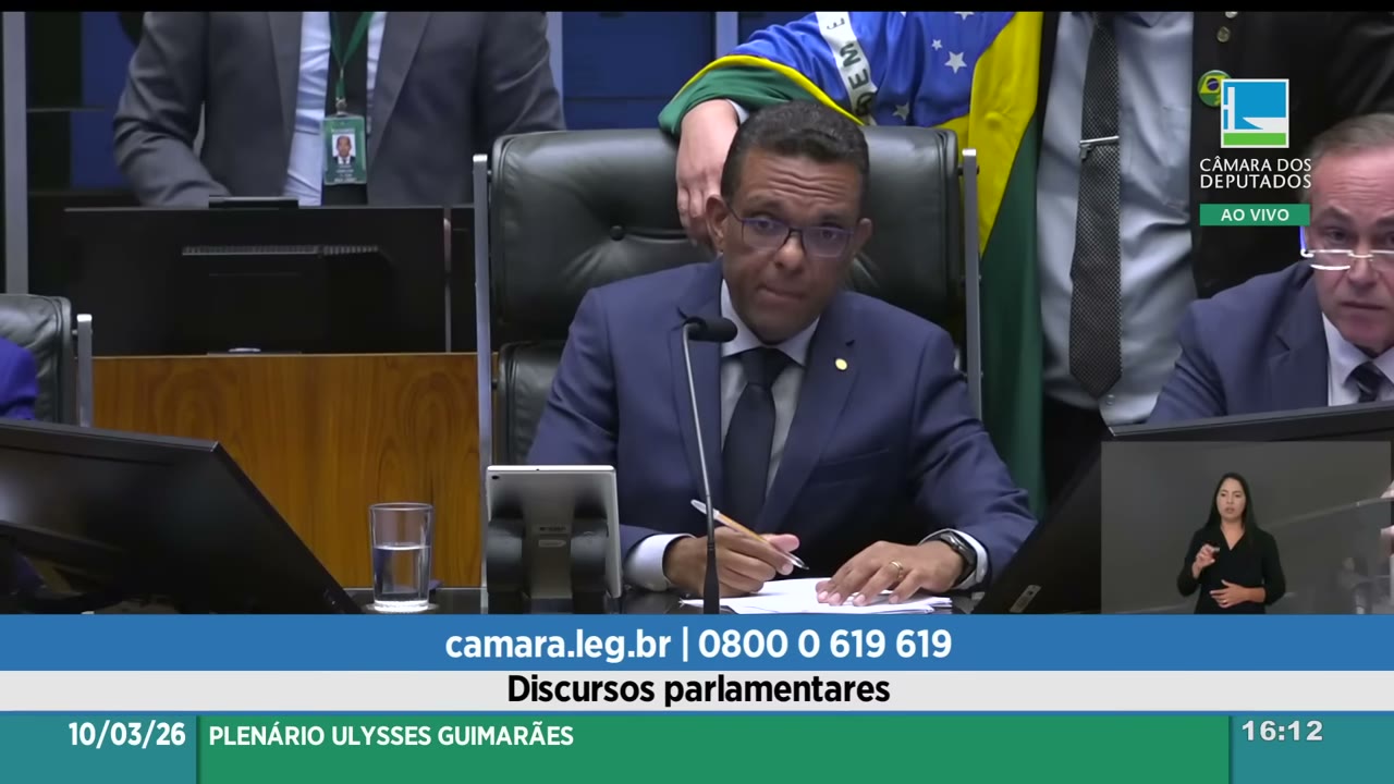 Vídeo do evento em 1:44:01