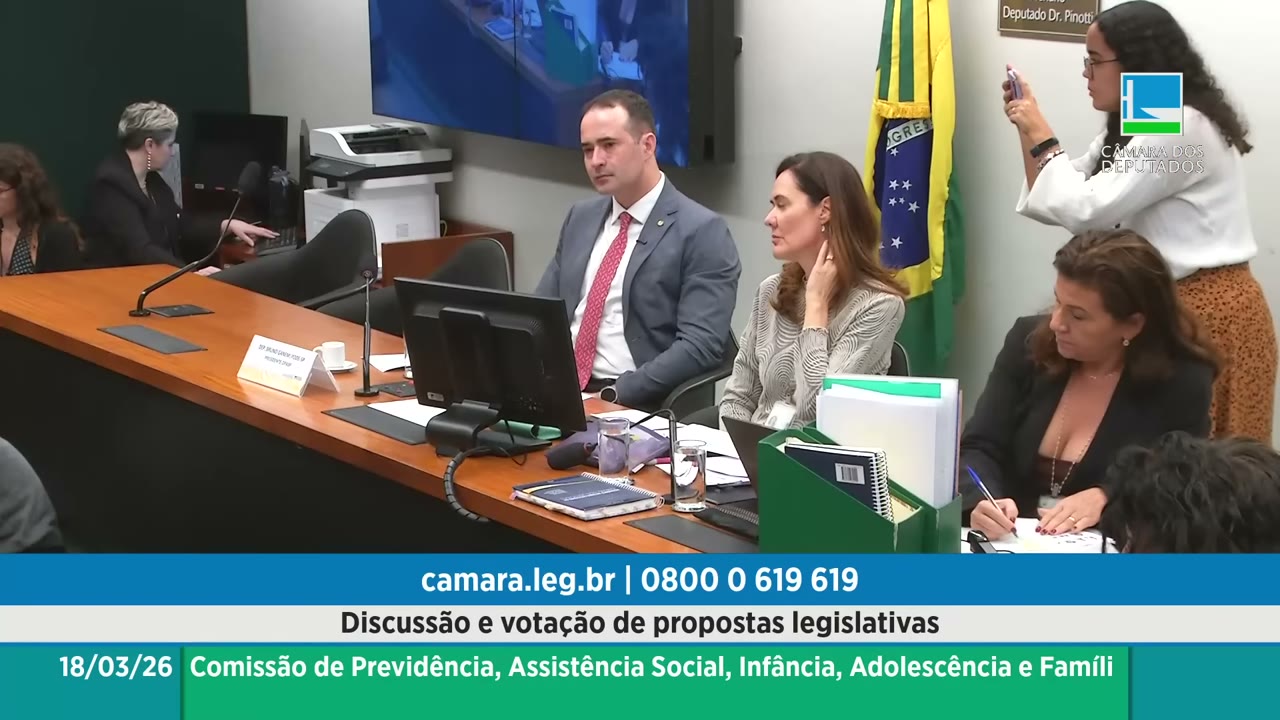 Vídeo do evento em 1:00:11