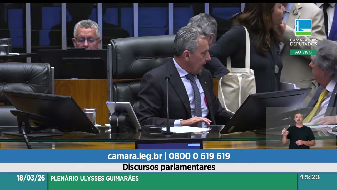 Vídeo do evento em 1:05:13