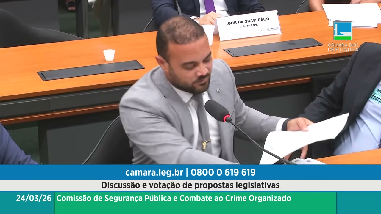 Vídeo do evento em 1:04:35