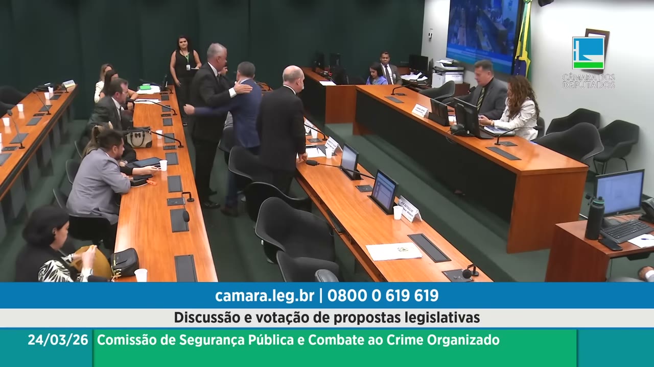 Vídeo do evento em 2:04:03