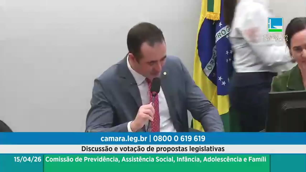 Vídeo do evento em 39:00
