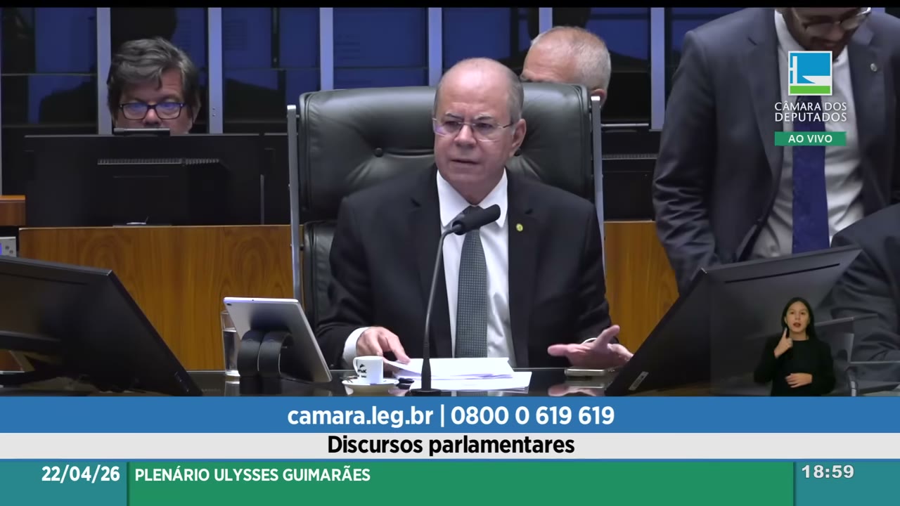 Vídeo do evento em 1:44:09
