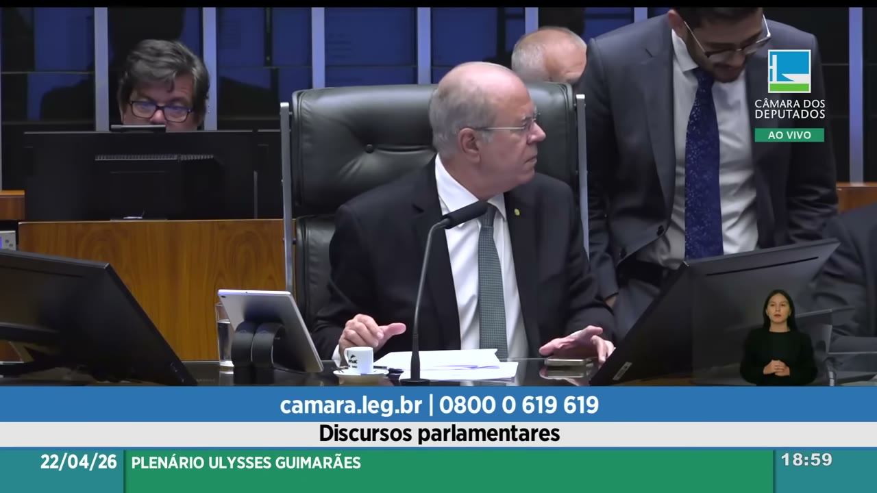 Vídeo do evento em 1:44:13