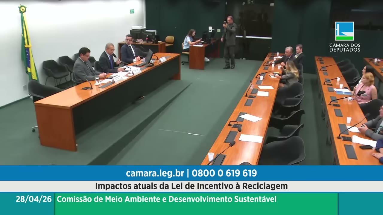Vídeo do evento em 1:48:35