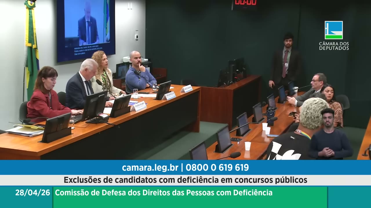 Vídeo do evento em 1:04:19