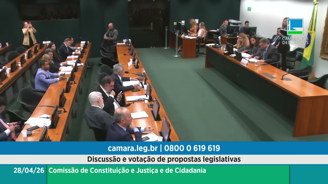 Vídeo do evento em 1:04:45