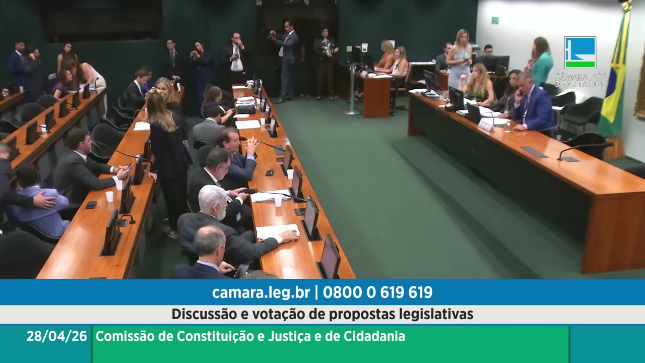 Vídeo do evento em 2:03:49