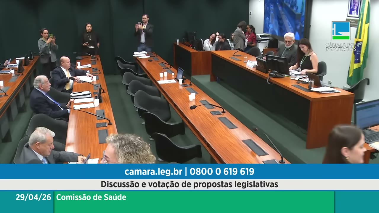 Vídeo do evento em 1:04:11