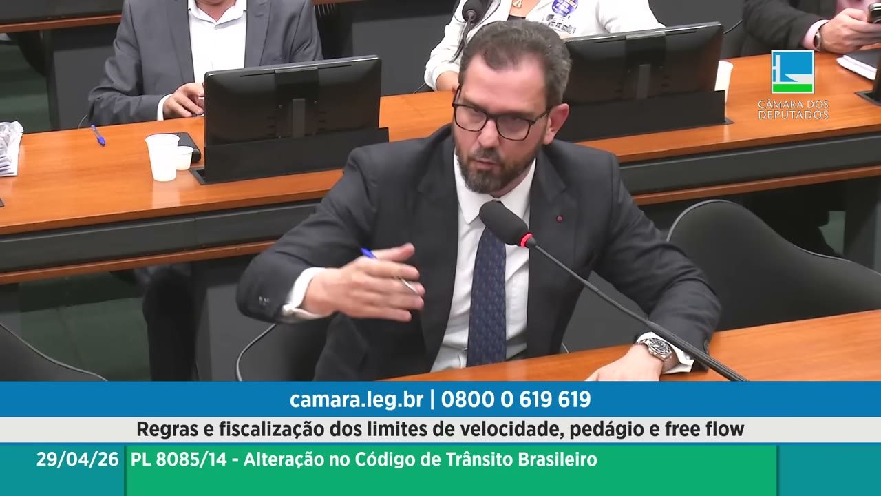 Vídeo do evento em 1:36:49