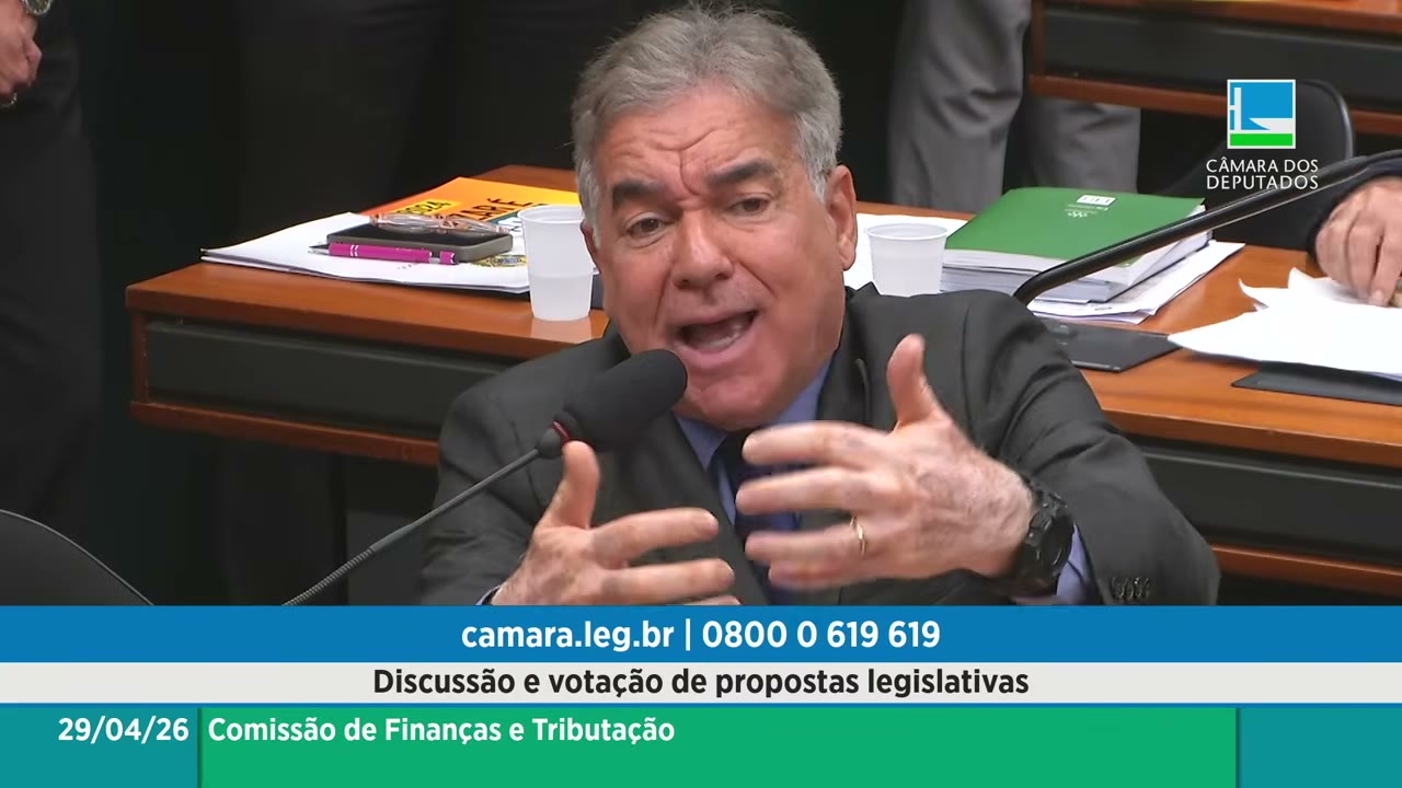 Vídeo do evento em 1:04:09