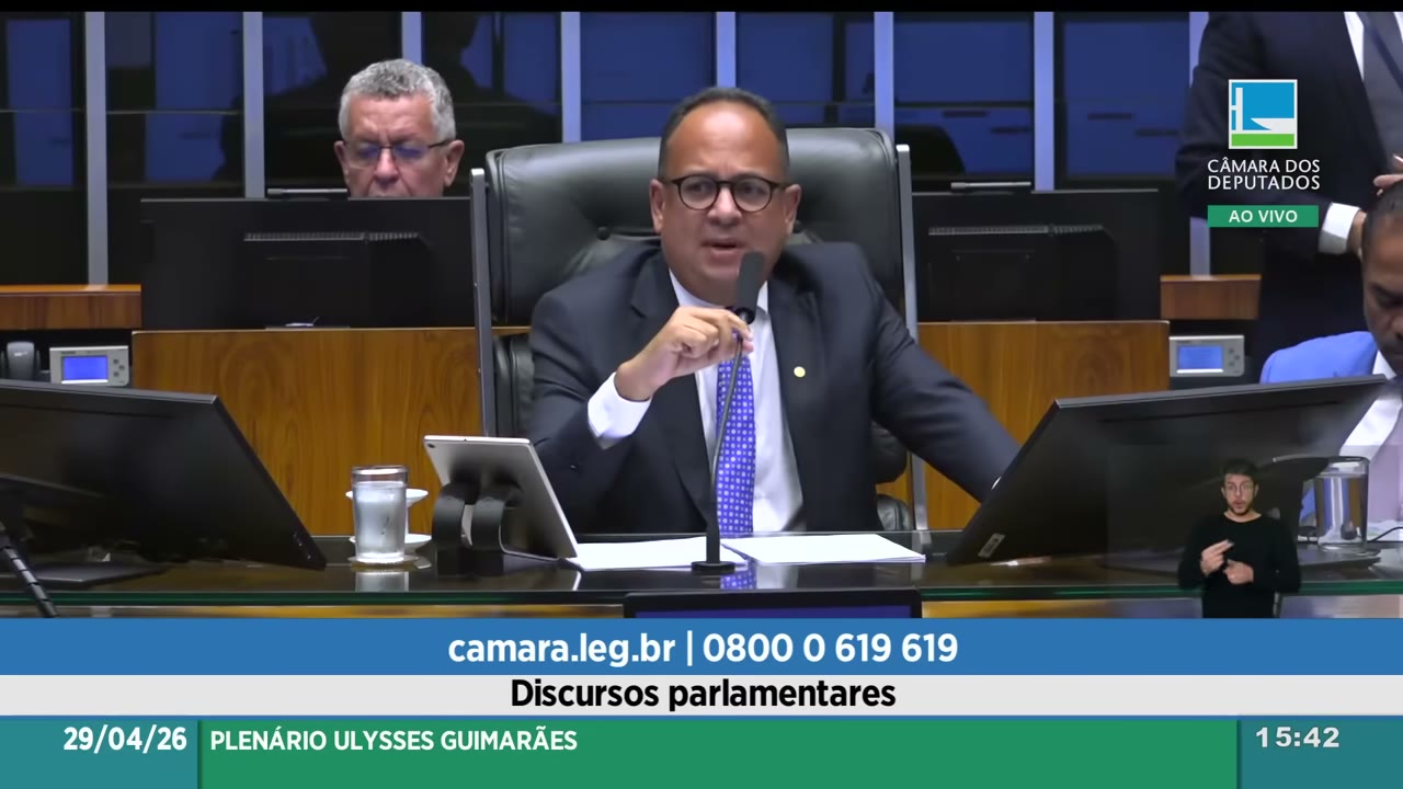 Vídeo do evento em 1:44:37