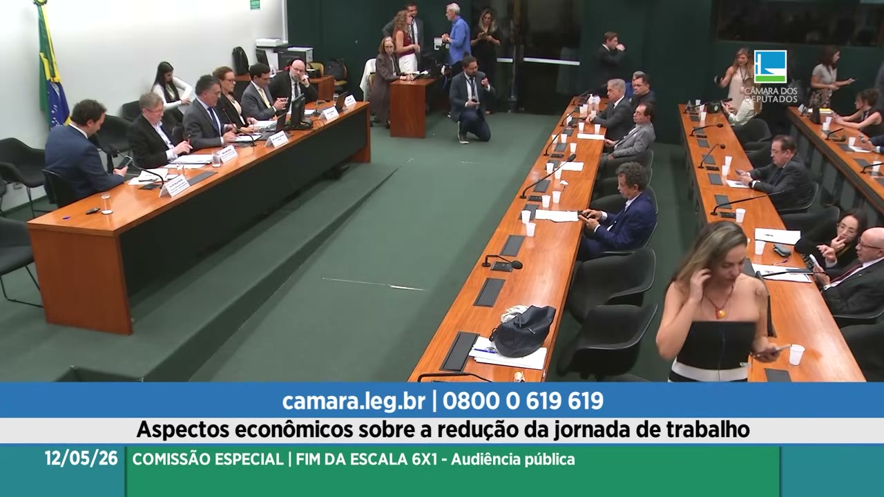 Vídeo do evento em 1:44:33
