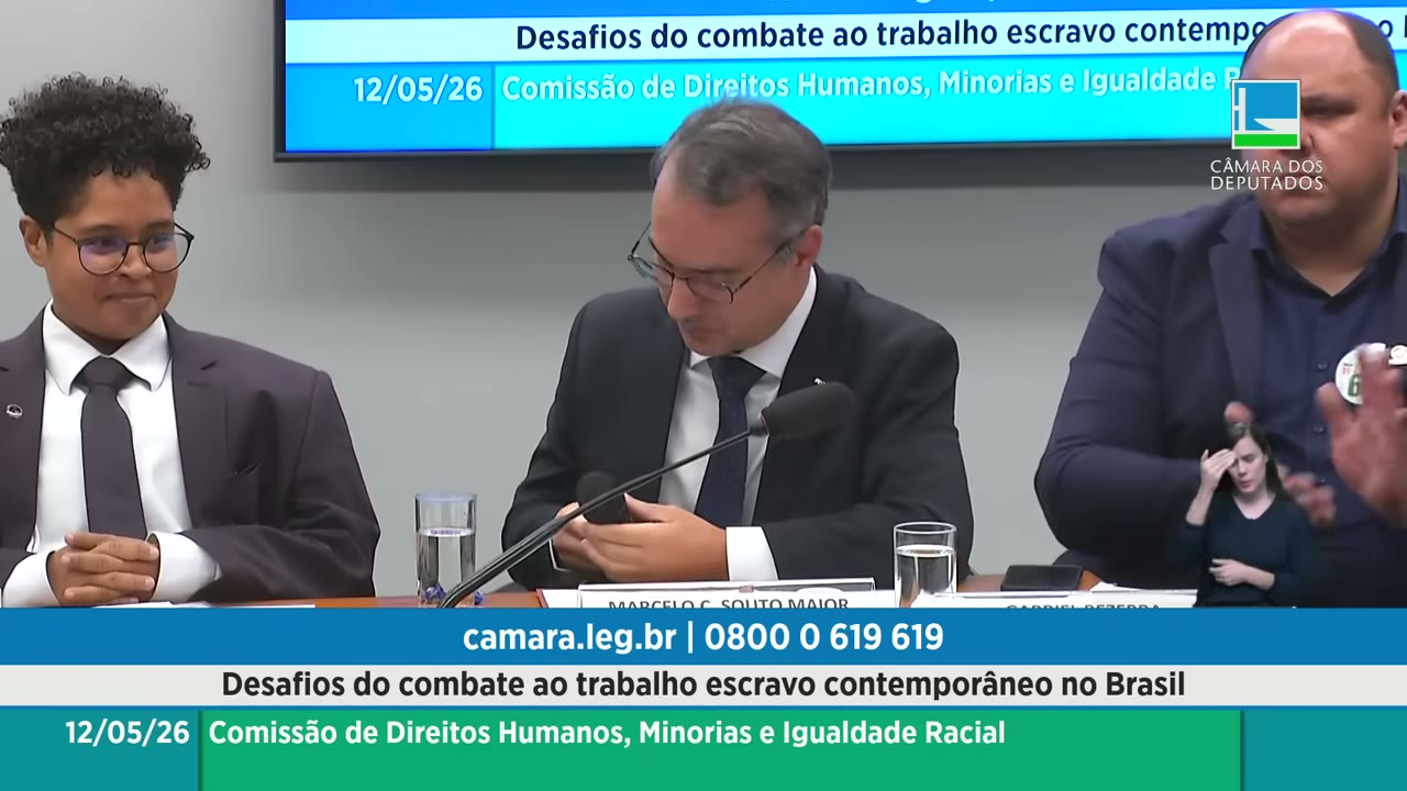 Vídeo do evento em 1:04:20