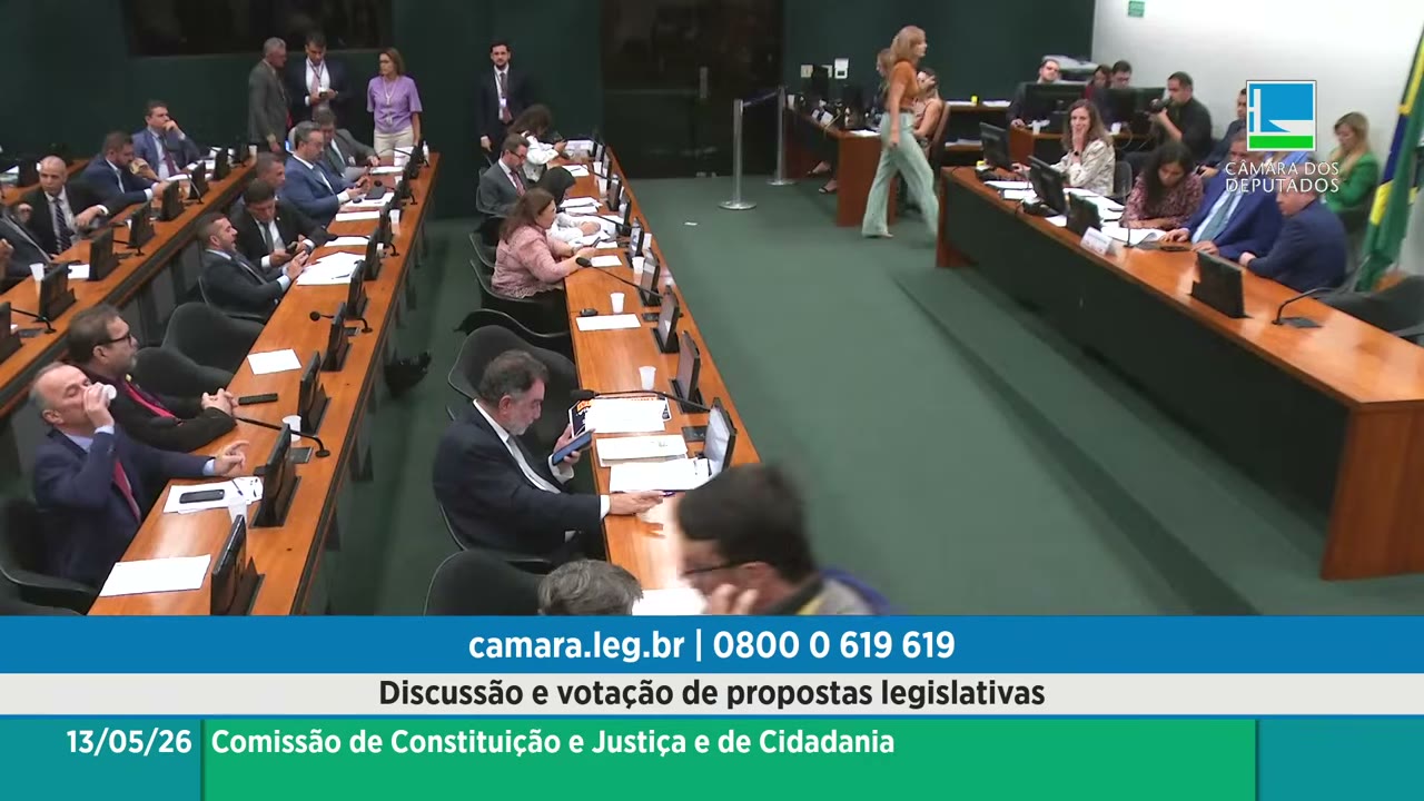 Vídeo do evento em 1:04:30