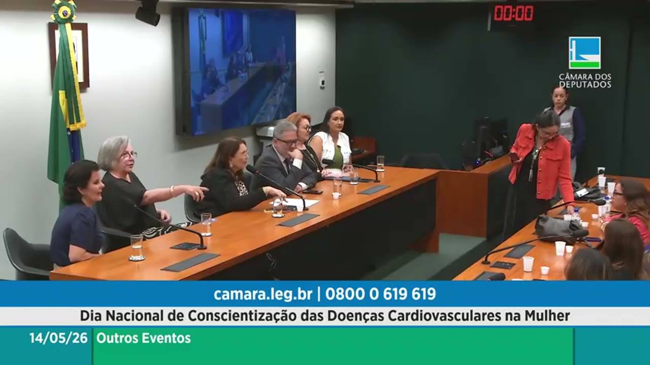 Vídeo do evento em 1:02:44