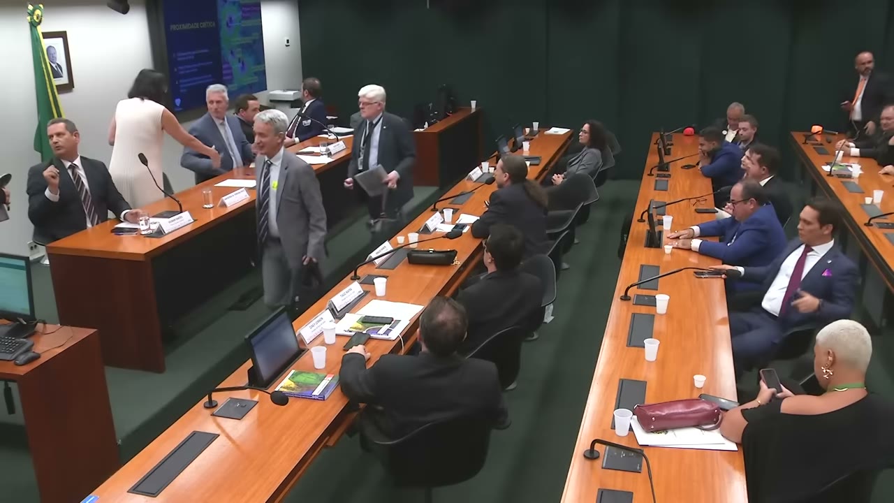 Vídeo do evento em 1:48:49
