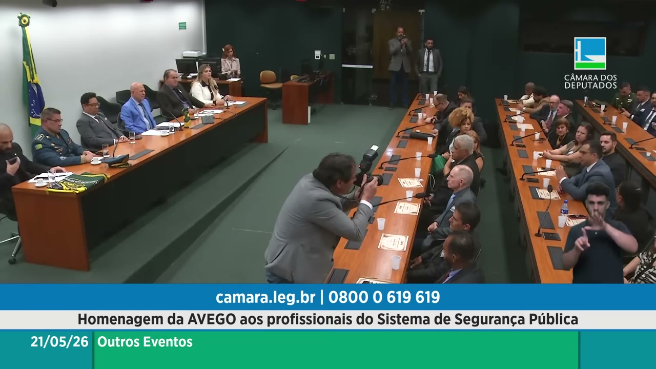 Vídeo do evento em 1:04:52