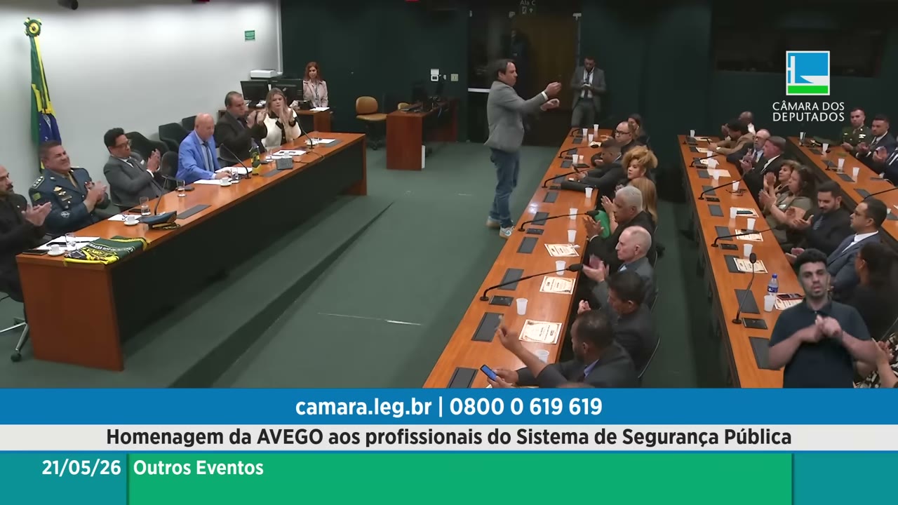 Vídeo do evento em 1:06:45
